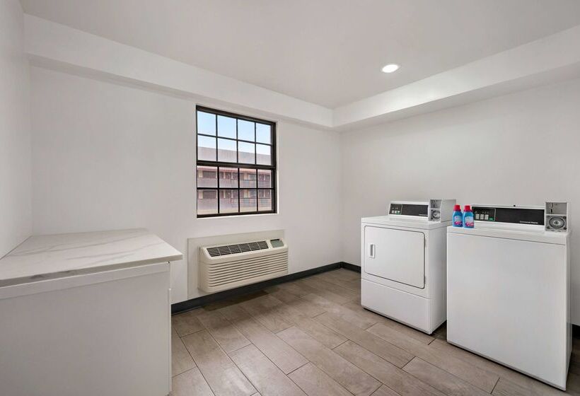 호텔 La Quinta Inn By Wyndham Columbus Airport Area