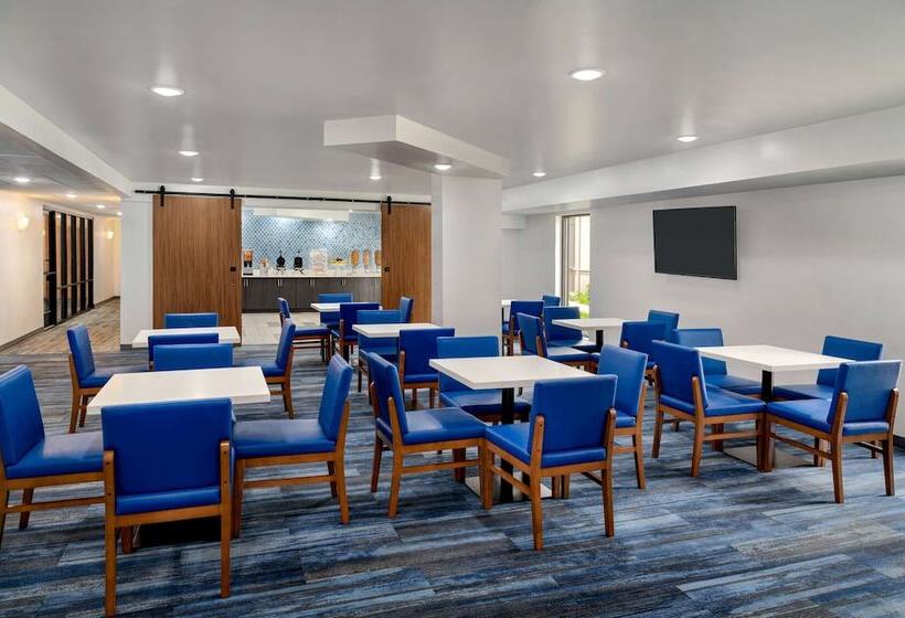 호텔 La Quinta Inn By Wyndham Columbus Airport Area