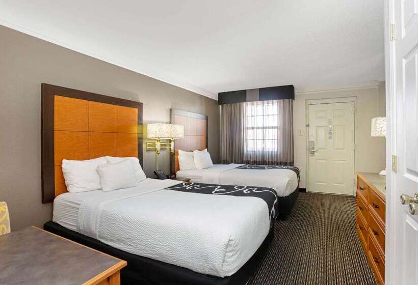 Отель La Quinta Inn By Wyndham Denver Golden