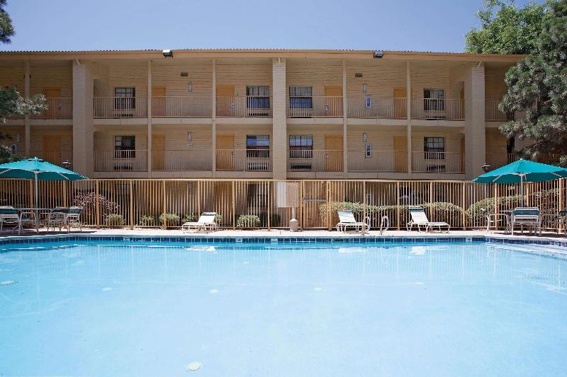Отель La Quinta Inn By Wyndham Denver Golden