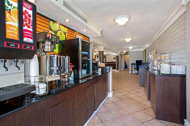 Отель La Quinta Inn By Wyndham Denver Golden