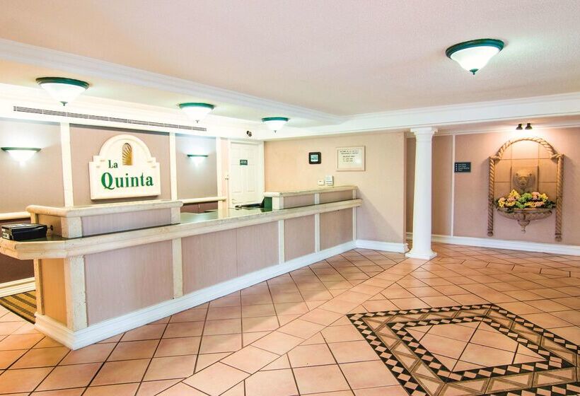 فندق La Quinta Inn By Wyndham Indianapolis Airport Lynhurst