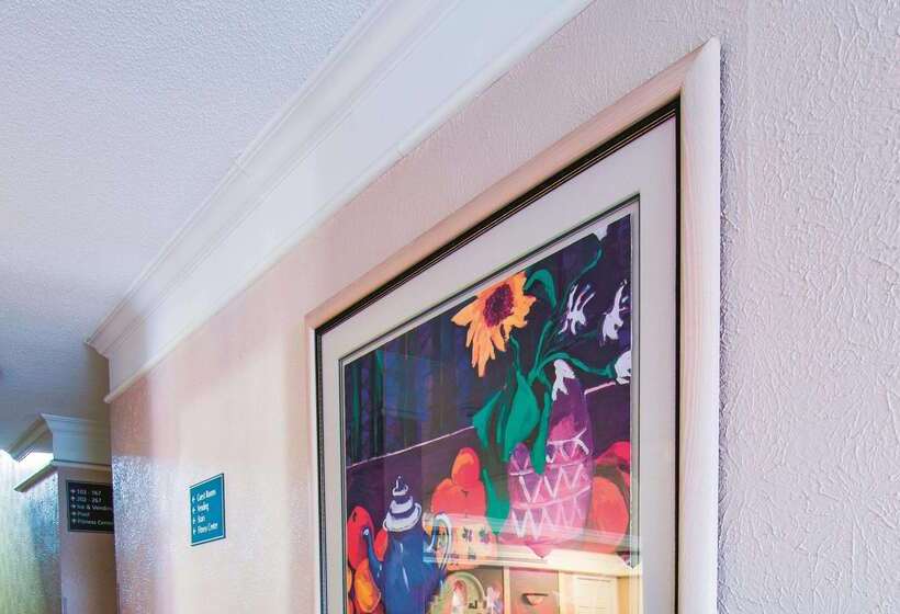 فندق La Quinta Inn By Wyndham Indianapolis Airport Lynhurst