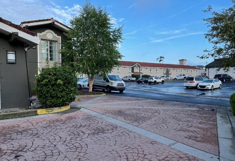 فندق La Quinta Inn By Wyndham Indianapolis Airport Lynhurst