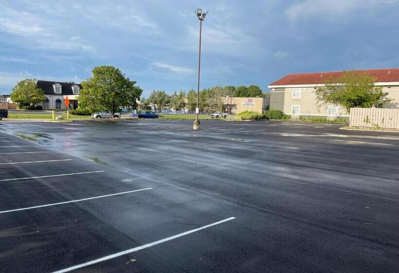 בית מלון כפרי La Quinta Inn By Wyndham Indianapolis Airport Lynhurst