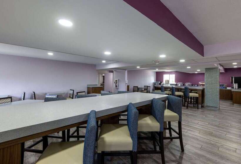 فندق La Quinta Inn By Wyndham Kansas City Lenexa