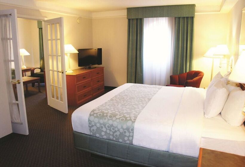 فندق La Quinta Inn By Wyndham Kansas City Lenexa