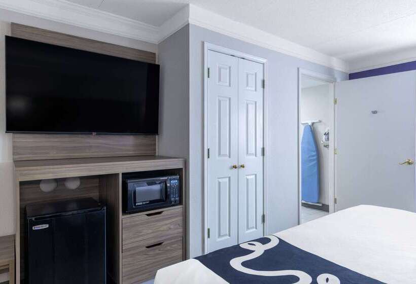 فندق La Quinta Inn By Wyndham Kansas City Lenexa