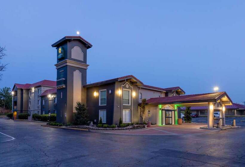 فندق La Quinta Inn By Wyndham Kansas City Lenexa