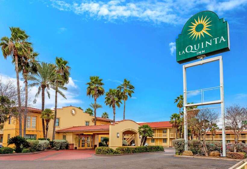هتل La Quinta Inn By Wyndham Laredo I35