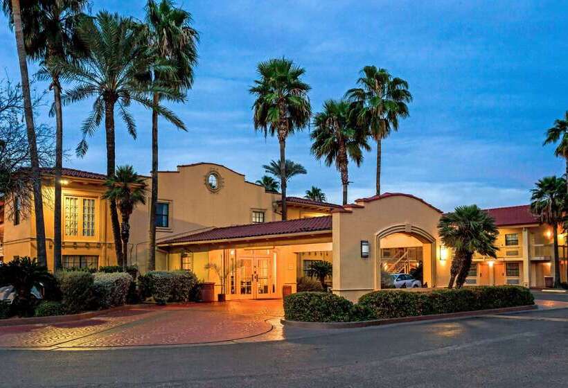 هتل La Quinta Inn By Wyndham Laredo I35