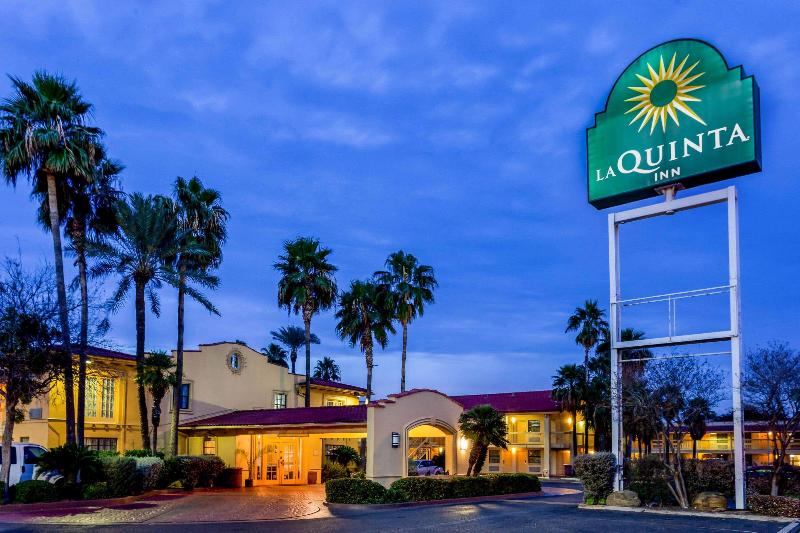 هتل La Quinta Inn By Wyndham Laredo I35