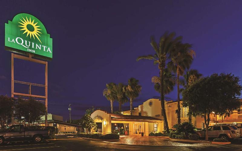 هتل La Quinta Inn By Wyndham Laredo I35