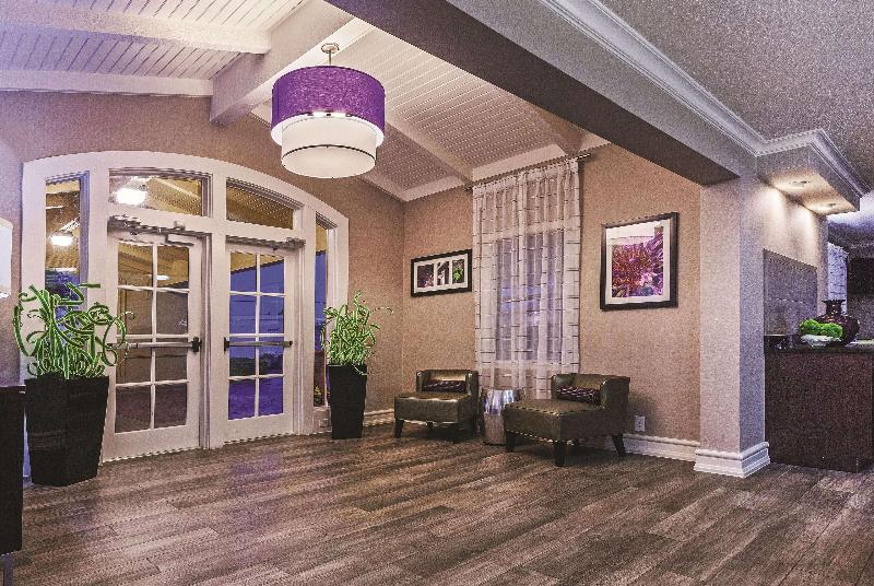 هتل La Quinta Inn By Wyndham Laredo I35