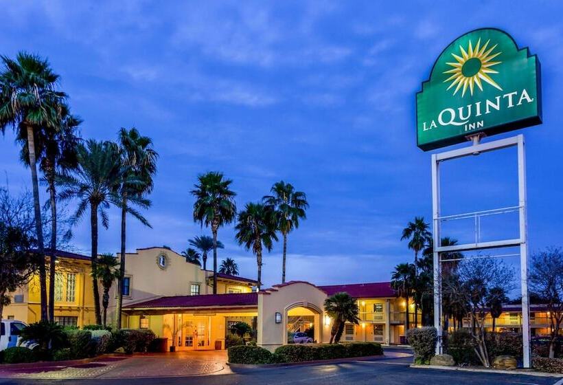هتل La Quinta Inn By Wyndham Laredo I35