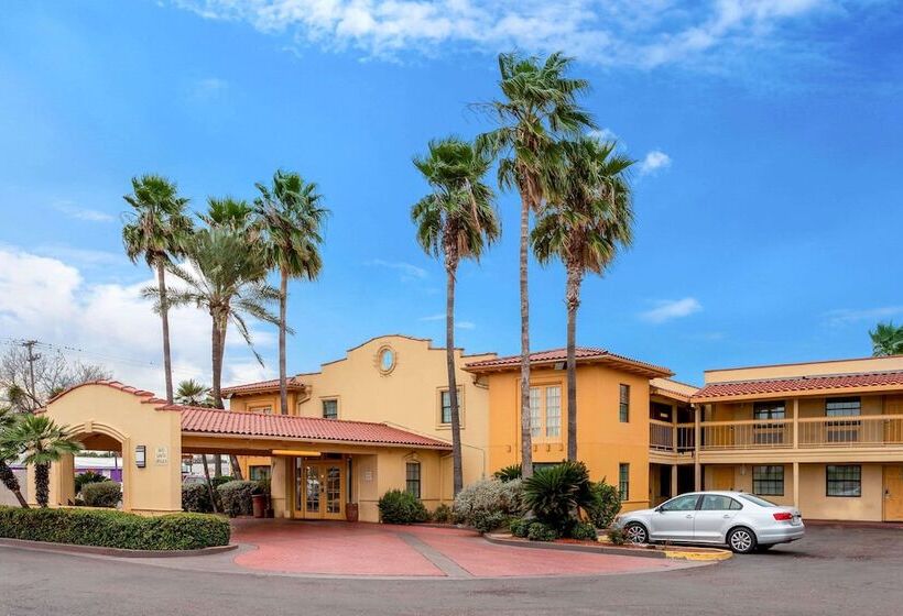 هتل La Quinta Inn By Wyndham Laredo I35