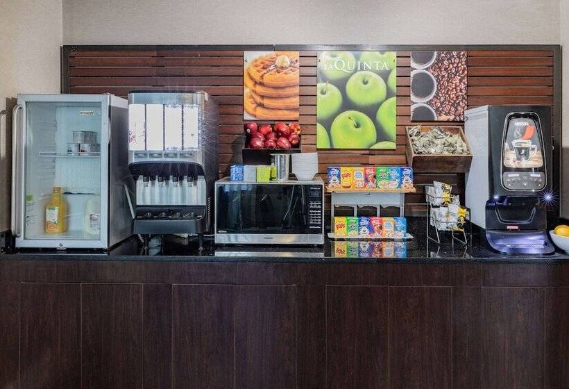 هتل La Quinta Inn By Wyndham Laredo I35