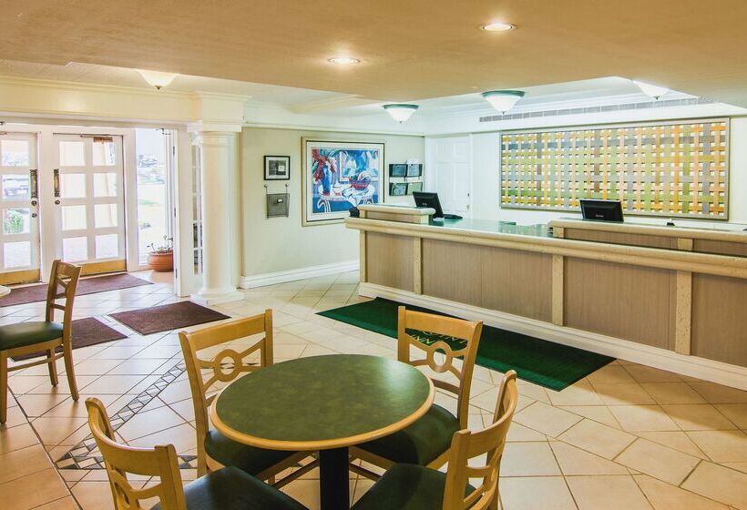 هتل La Quinta Inn Lexington Horse Park