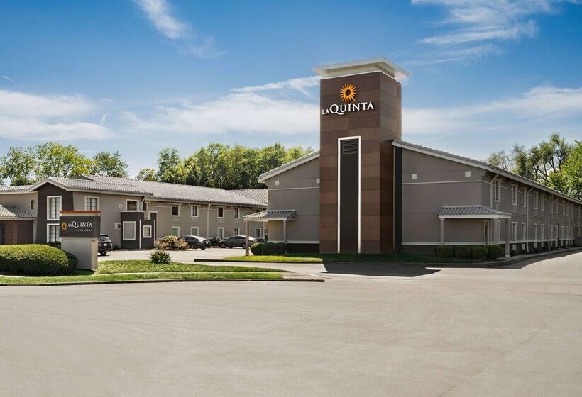 هتل La Quinta Inn Lexington Horse Park