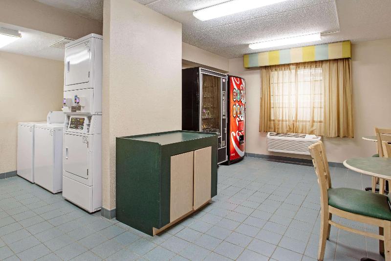 هتل La Quinta Inn Lexington Horse Park