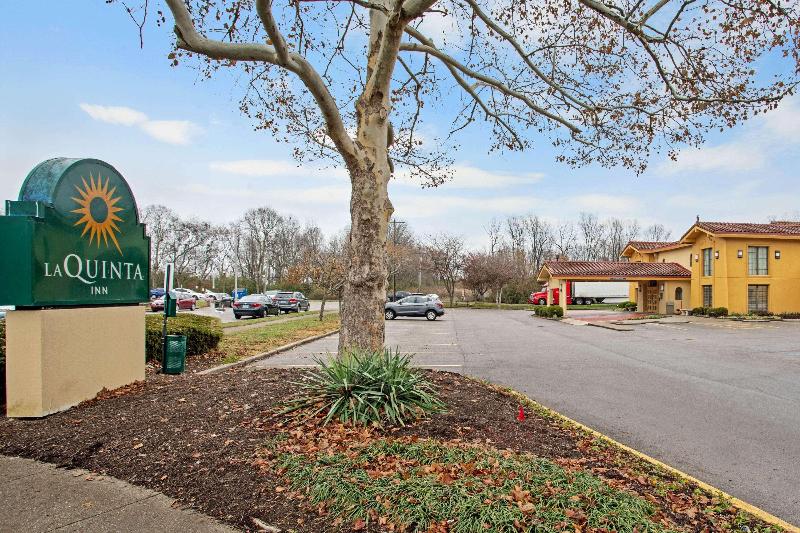 هتل La Quinta Inn Lexington Horse Park