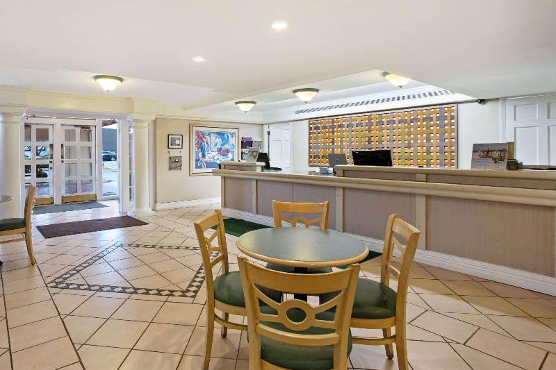 هتل La Quinta Inn Lexington Horse Park