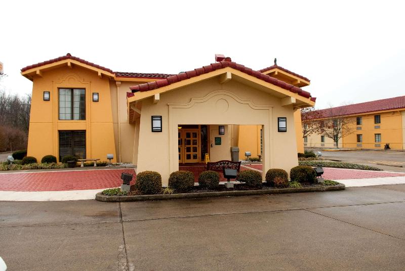 هتل La Quinta Inn Lexington Horse Park