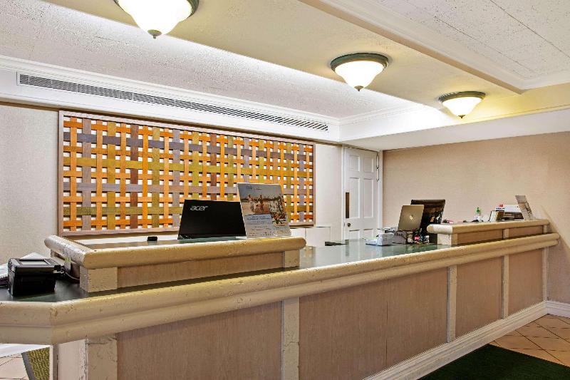 هتل La Quinta Inn Lexington Horse Park