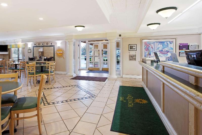 هتل La Quinta Inn Lexington Horse Park