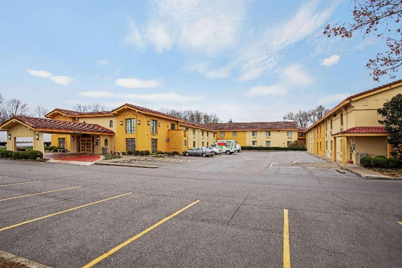 هتل La Quinta Inn Lexington Horse Park