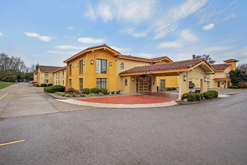 هتل La Quinta Inn Lexington Horse Park