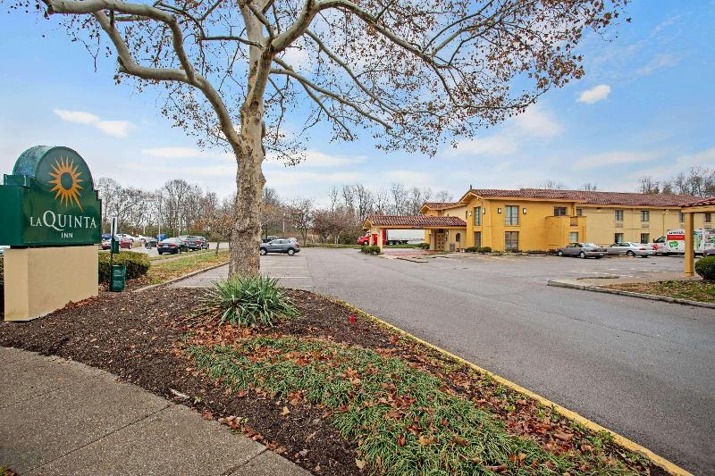 هتل La Quinta Inn Lexington Horse Park