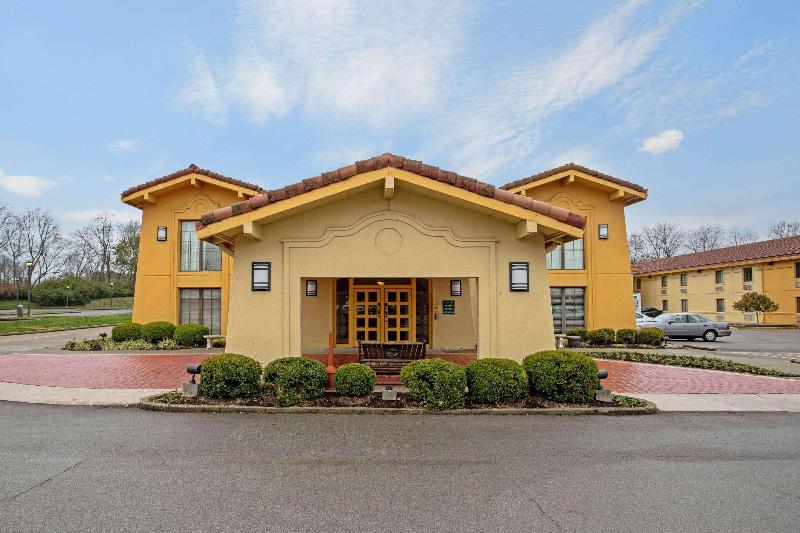 هتل La Quinta Inn Lexington Horse Park