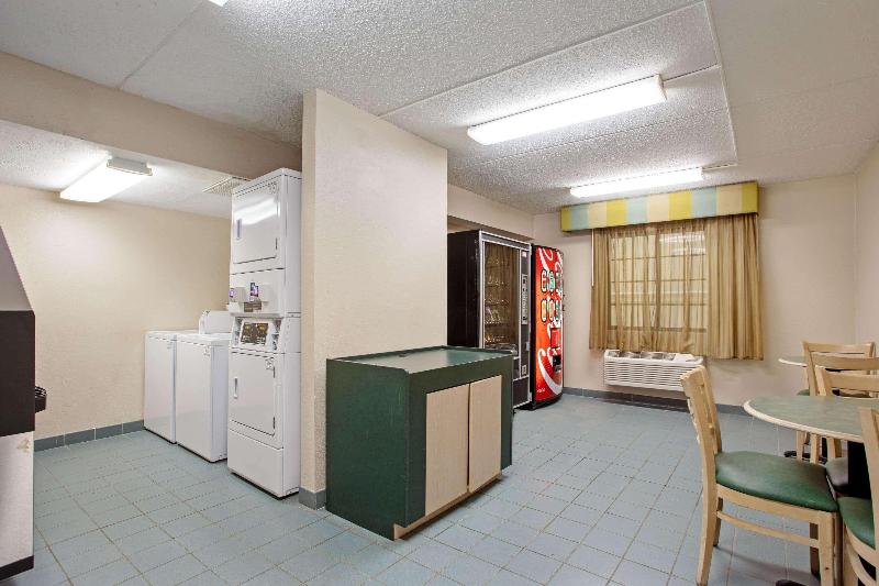 هتل La Quinta Inn Lexington Horse Park