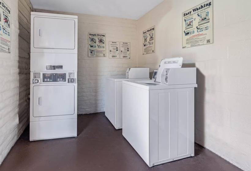 בית מלון כפרי La Quinta Inn By Wyndham Miami Airport North