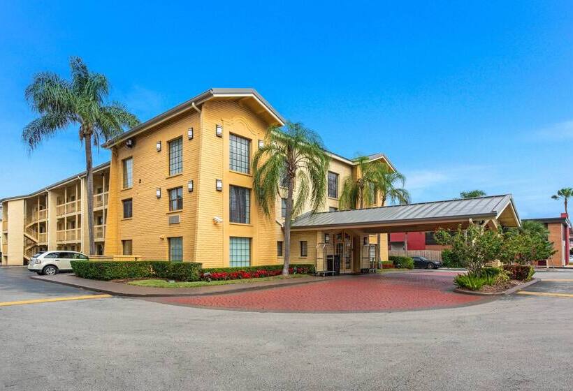 בית מלון כפרי La Quinta Inn By Wyndham Miami Airport North