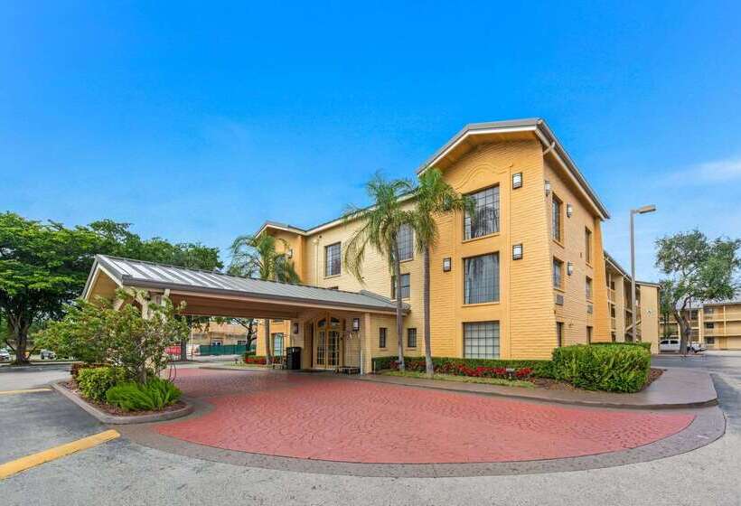 فندق La Quinta Inn By Wyndham Miami Airport North