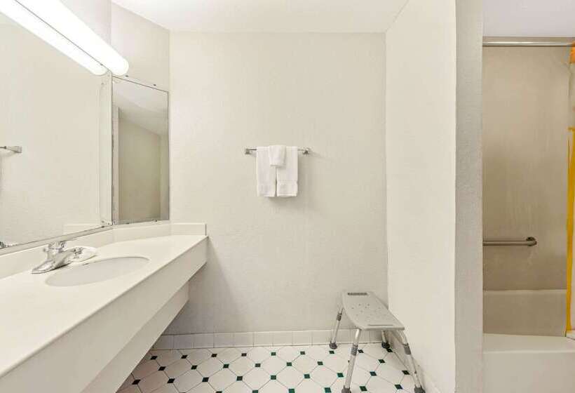 ホテル Econo Lodge