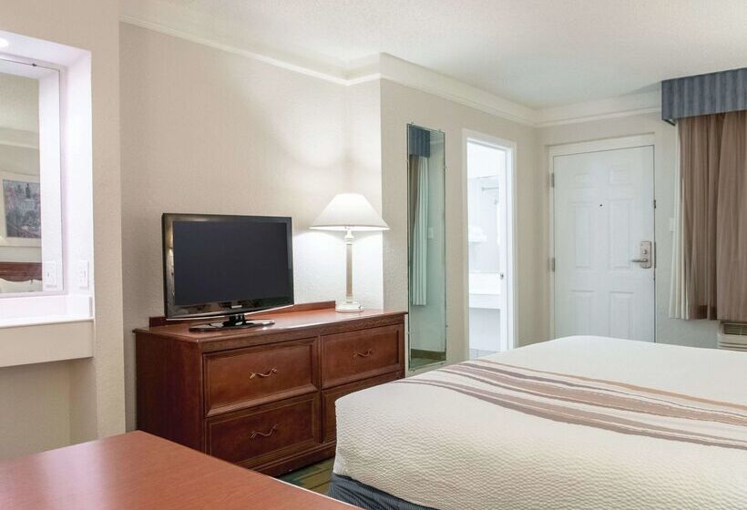 ホテル La Quinta Inn By Wyndham New Orleans Veterans / Metairie