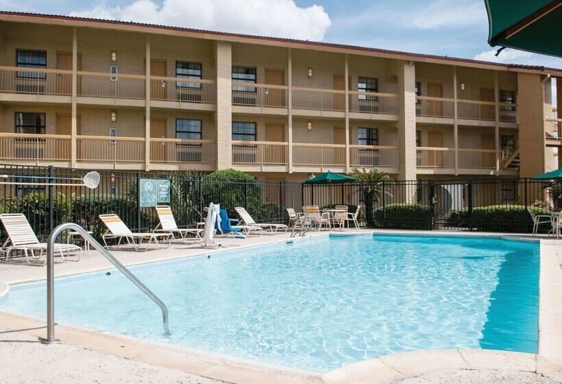ホテル La Quinta Inn By Wyndham New Orleans Veterans / Metairie