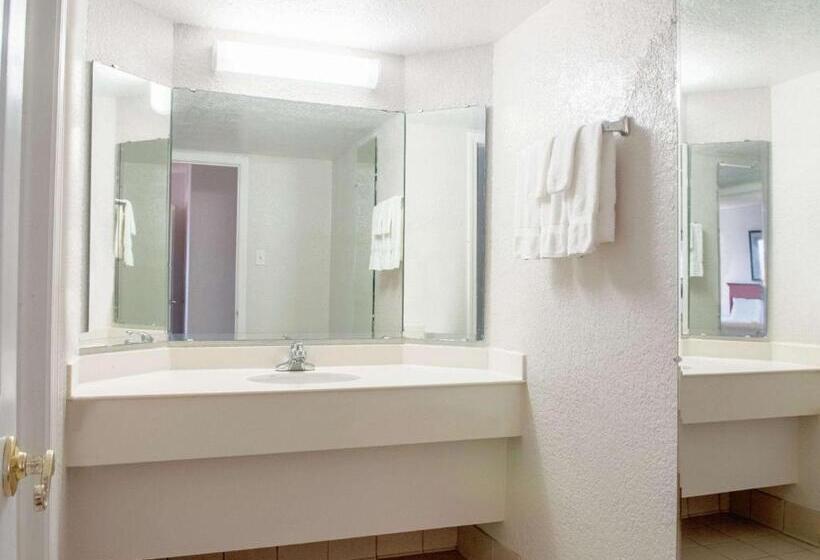 ホテル La Quinta Inn By Wyndham New Orleans Veterans / Metairie