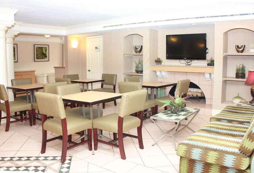 فندق La Quinta Inn By Wyndham New Orleans West Bank / Gretna