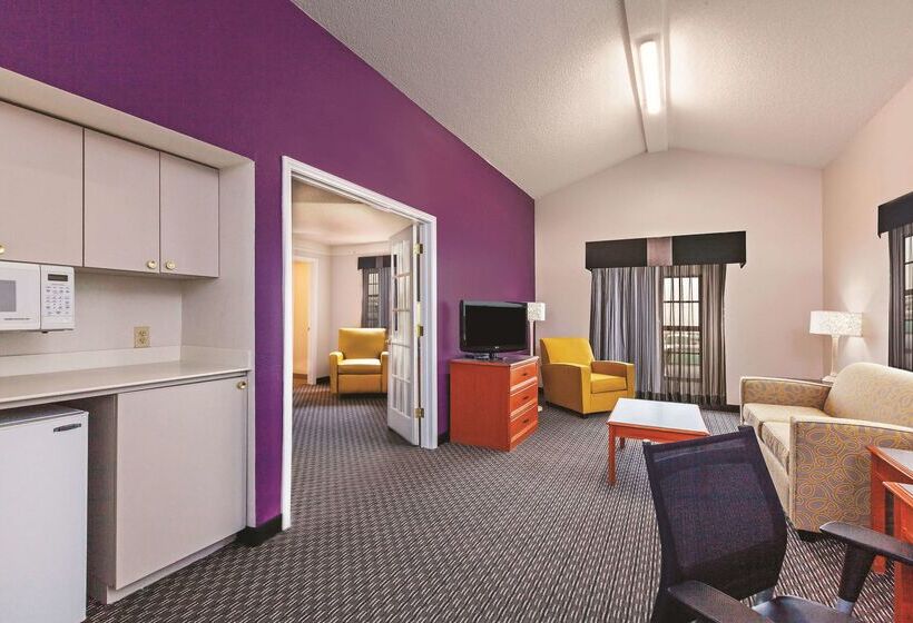 Отель La Quinta Inn By Wyndham Odessa