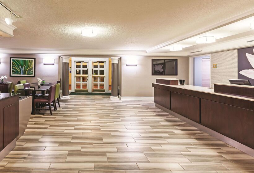 Отель La Quinta Inn By Wyndham Odessa