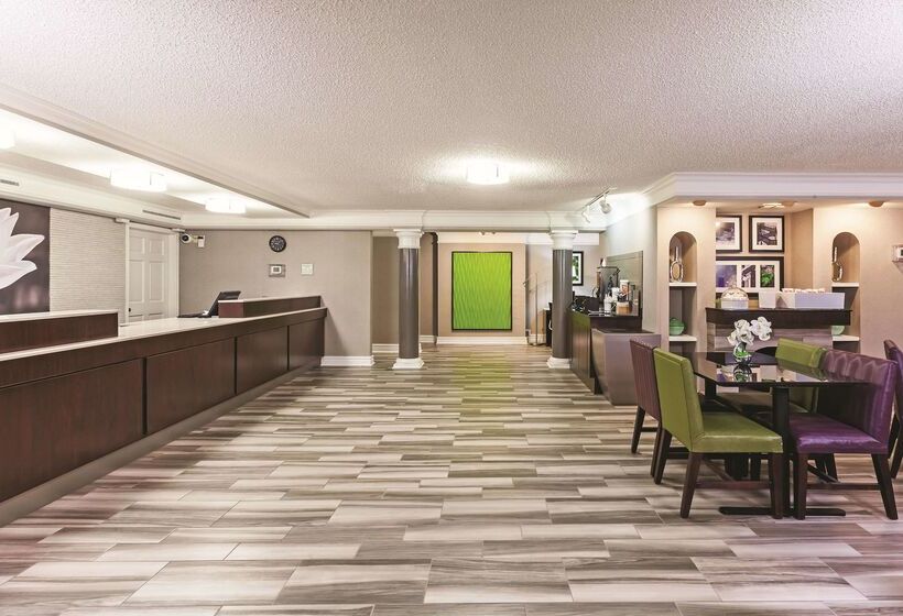 Отель La Quinta Inn By Wyndham Odessa