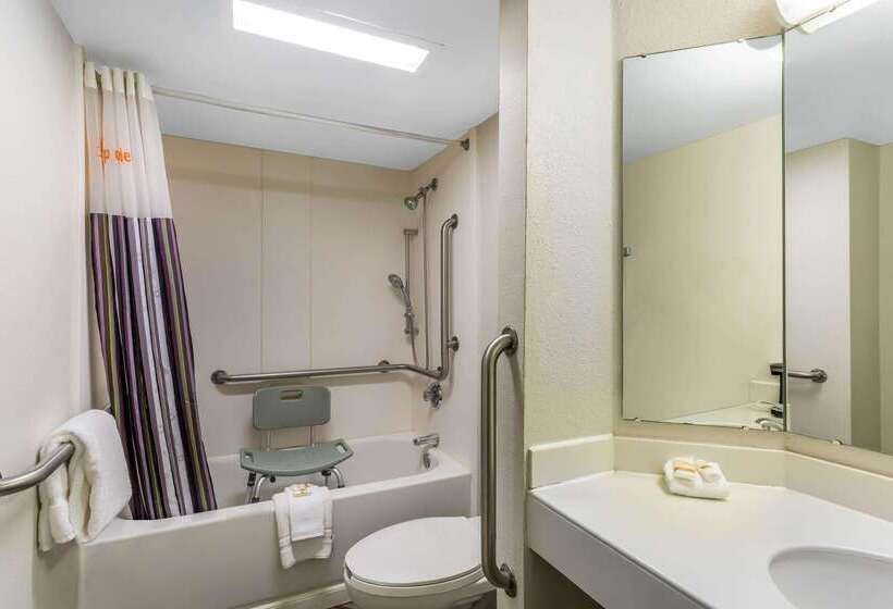 Отель La Quinta Inn By Wyndham Odessa