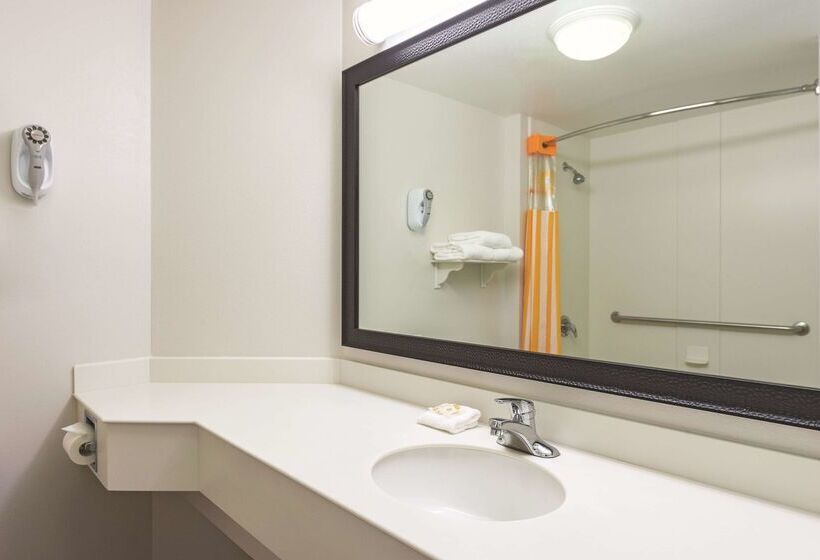 هتل La Quinta Inn By Wyndham Odessa