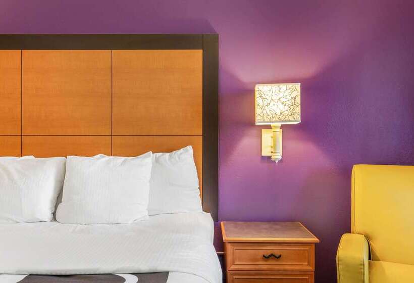 هتل La Quinta Inn By Wyndham Odessa