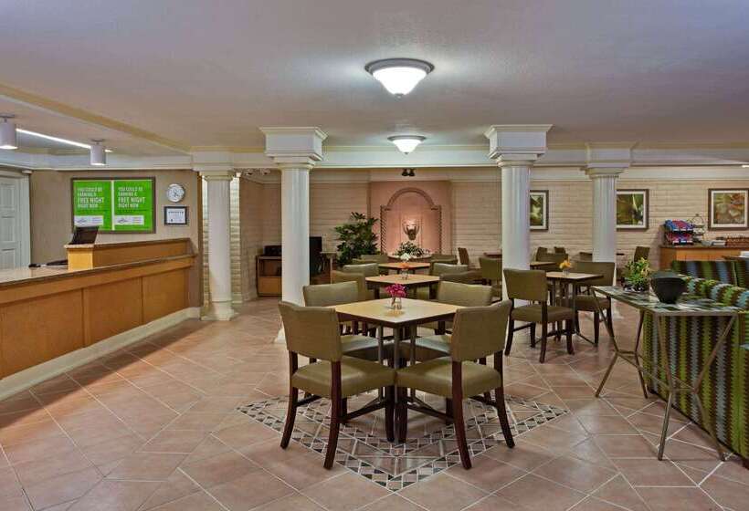 فندق La Quinta Inn By Wyndham Orlando Airport West