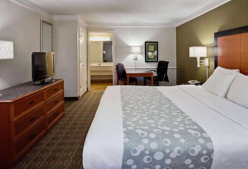 هتل La Quinta Inn By Wyndham Orlando Airport West